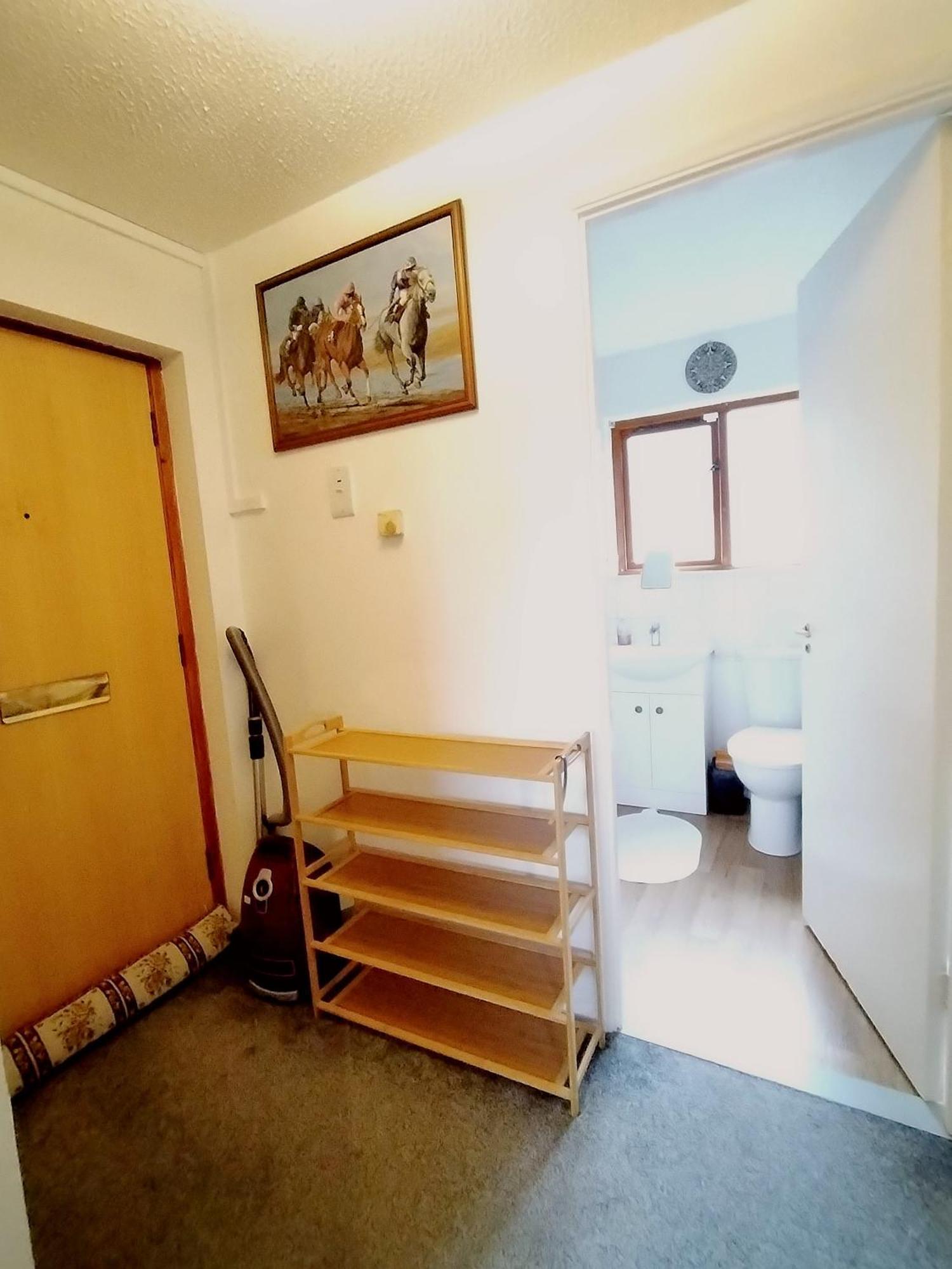 Home Away Home Near Heathrow Airport Cowley  Extérieur photo
